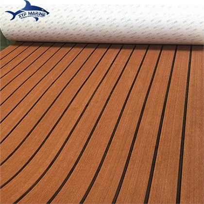 Neslīdoši paklājiņi laivām